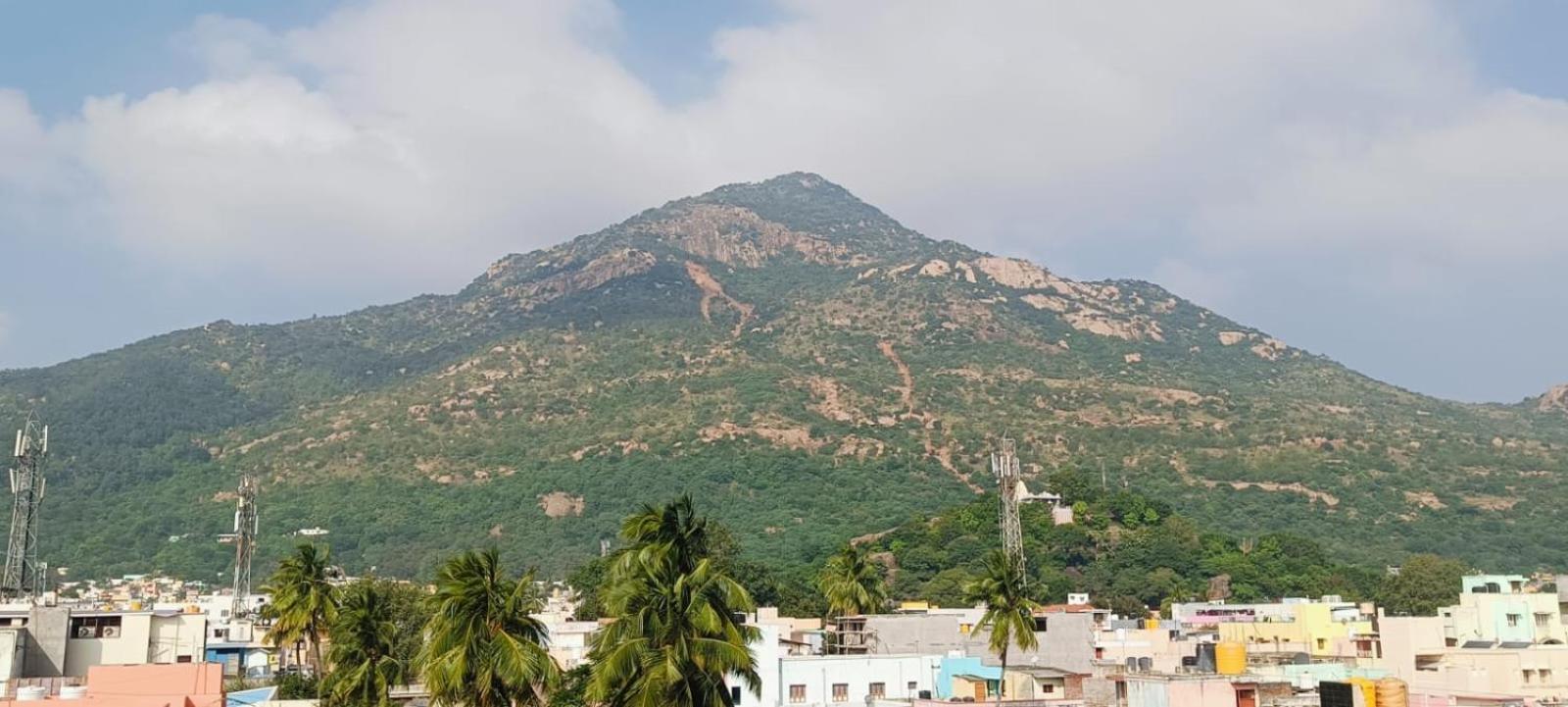 ホテル Sa Residency Tiruvannāmalai エクステリア 写真
